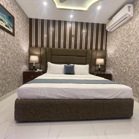 Hotel Croydon International ราวัลปินดี ภายนอก รูปภาพ