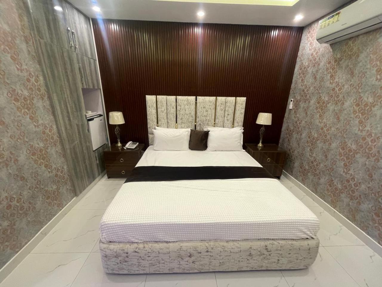 Hotel Croydon International ราวัลปินดี ภายนอก รูปภาพ