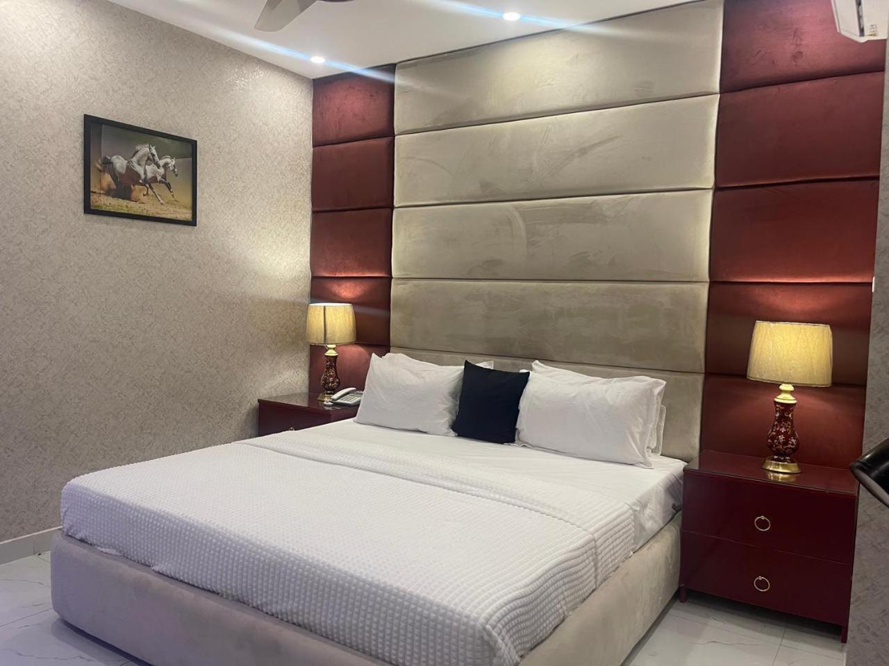 Hotel Croydon International ราวัลปินดี ภายนอก รูปภาพ