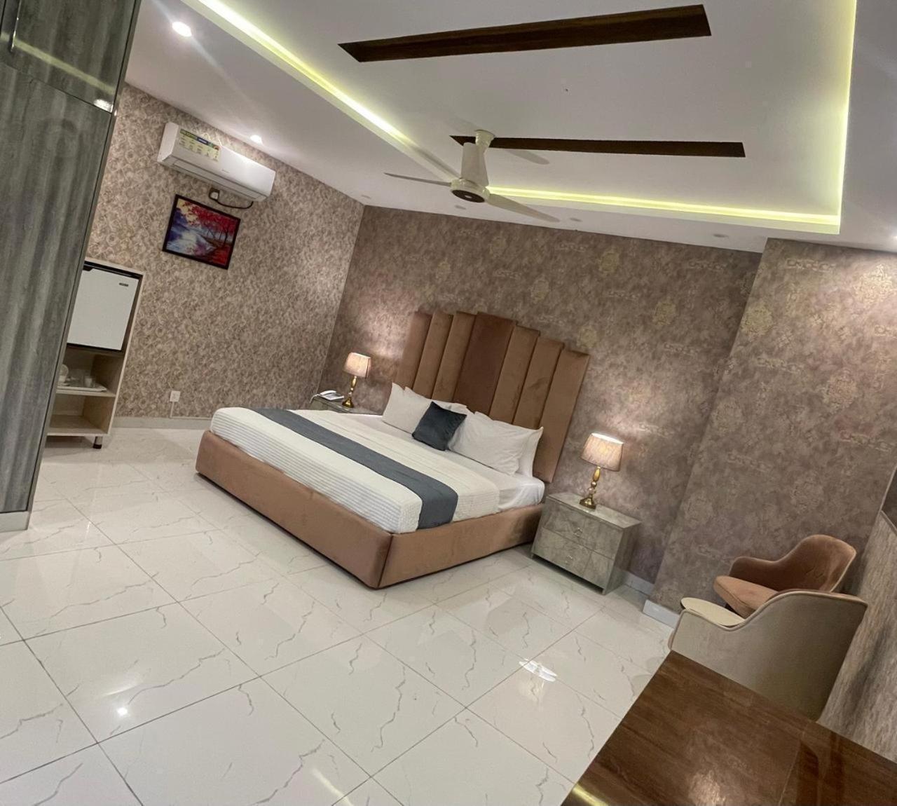 Hotel Croydon International ราวัลปินดี ภายนอก รูปภาพ
