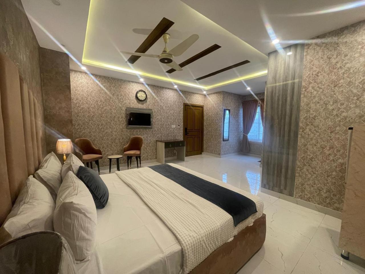 Hotel Croydon International ราวัลปินดี ภายนอก รูปภาพ
